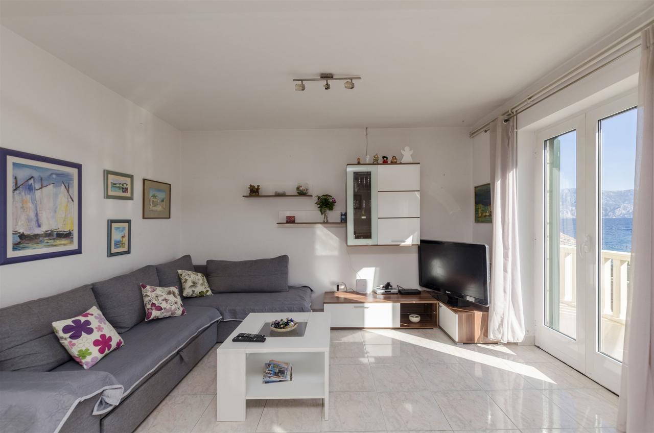 Apartments Mare Постира Экстерьер фото